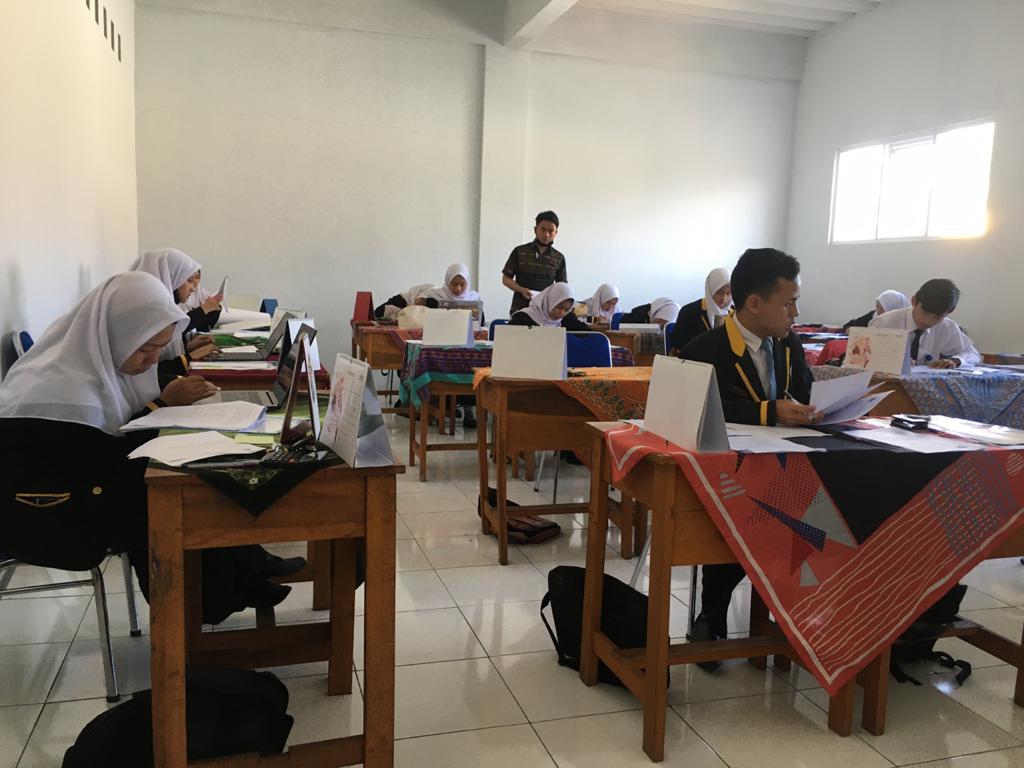 Ujikom Tahap-1 jurusan OTKP SMK Al-Madani Garut