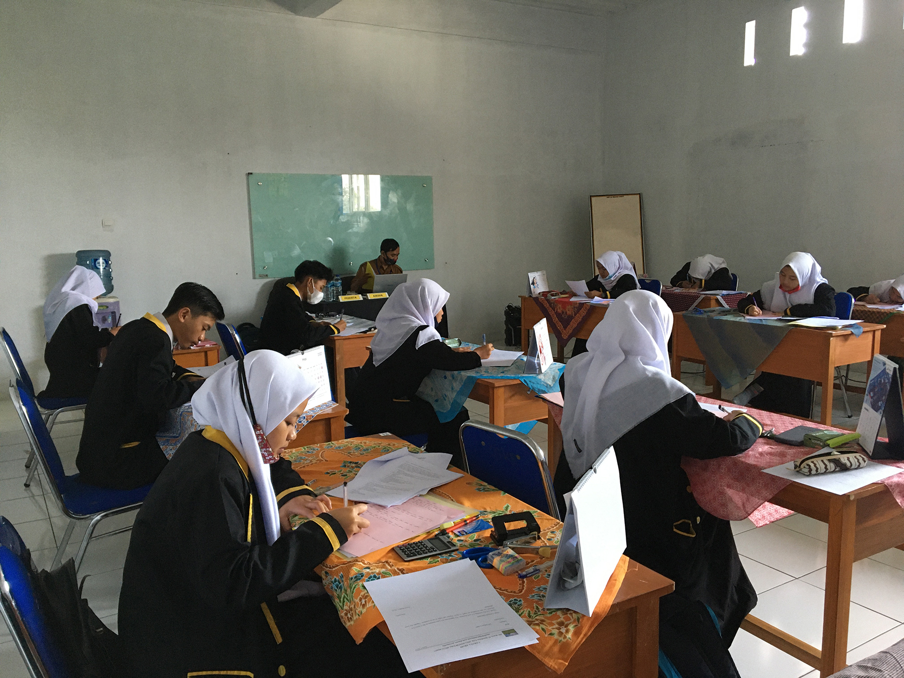 Pelaksanaan UJIKOM Jurusan OTKP